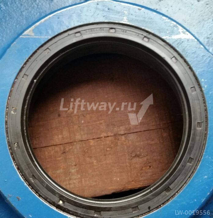Сальник S135 выходного вала редуктора лебедка H309 Sigma (со стороны КВШ)