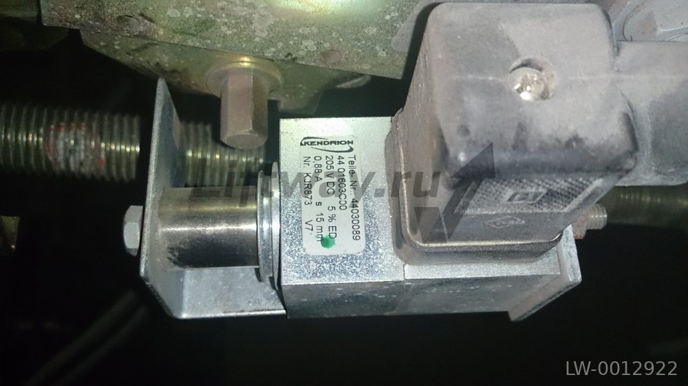 Электромагнит ограничителя скорости LHP035053A49, 205V DC, 5% ED, ход штока 15мм