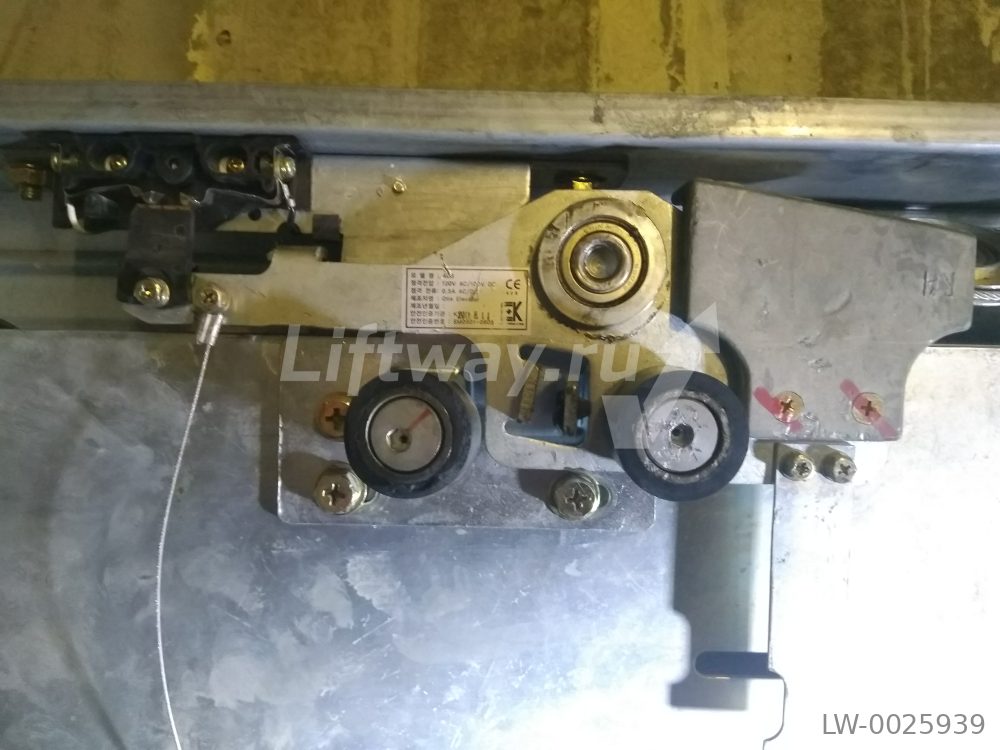 Замок ДШ левый лифта Sigma GL
