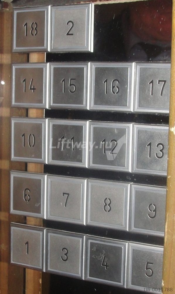 Кнопка приказа Thyssen KT40 STEP C (высокая), символ "19", красная подсветка