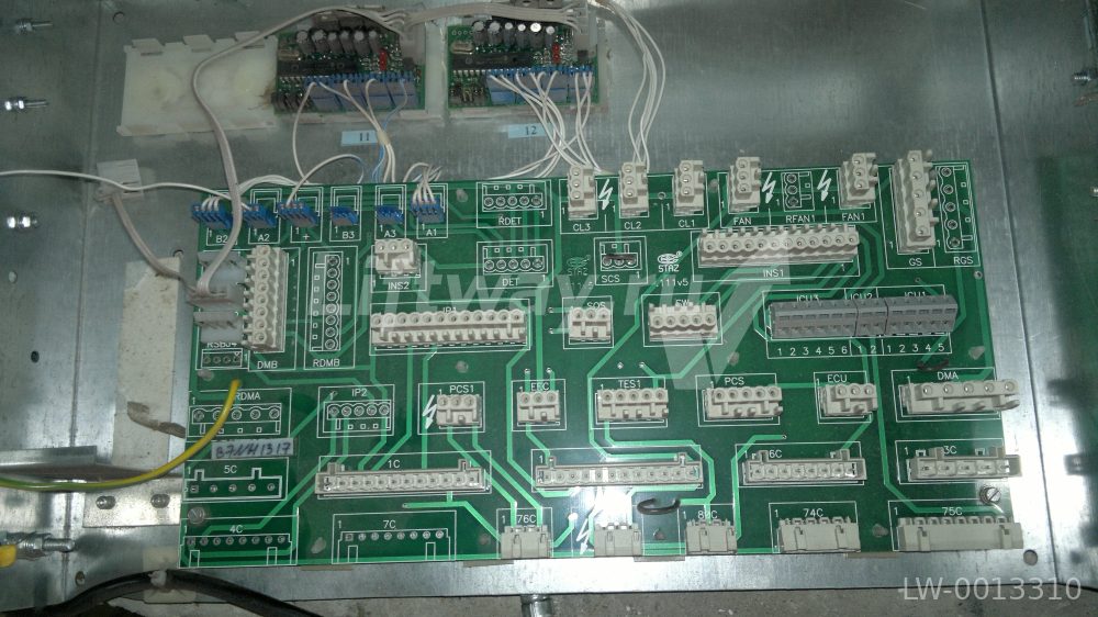 Блок управления на крыше кабины (MCS220)