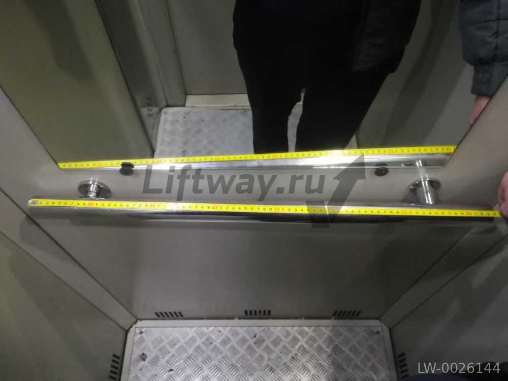 Поручень кабины d=35мм L=740мм с кронштейнами