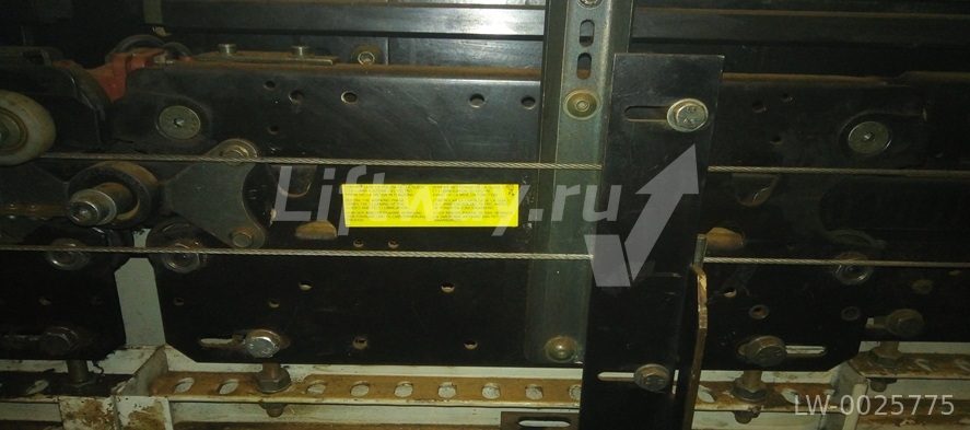Каретка привода ДК 380мм с роликами Wittur Selcom